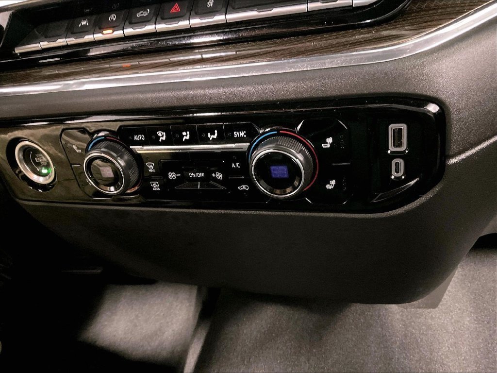 Used 2023 Chevrolet Silverado 1500 LT AWD/4WD image 26