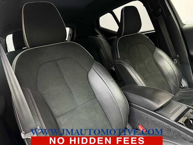 Used 2020 Volvo XC40 T5 R-Design image 20