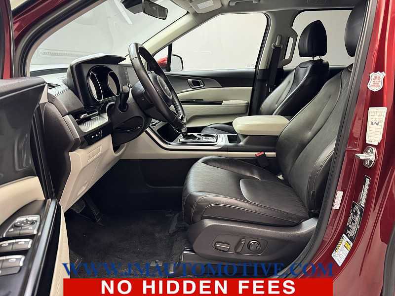 Used 2024 Kia Carnival LX image 12