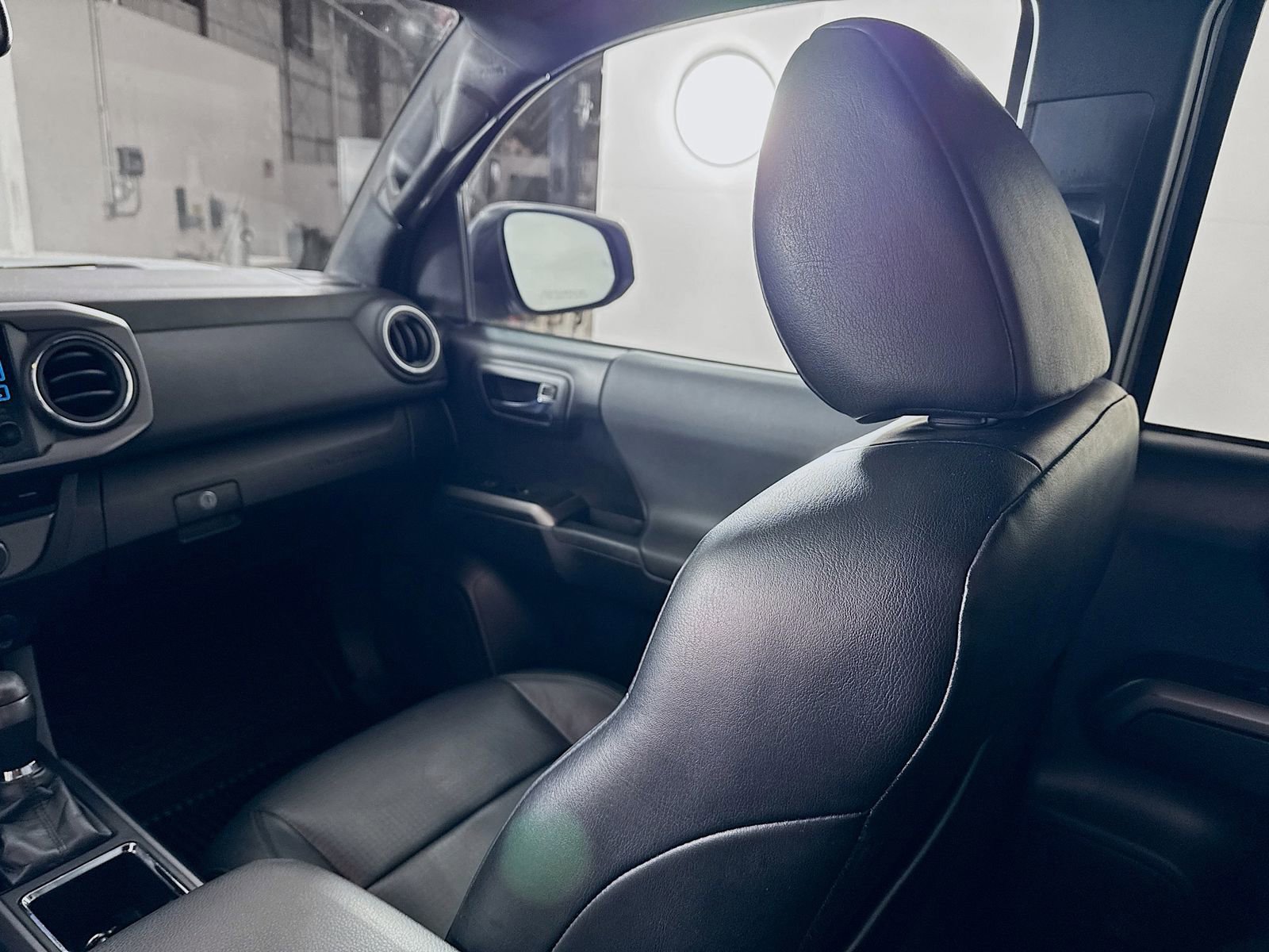 Used 2018 Toyota Tacoma TRD Off-Road image 20