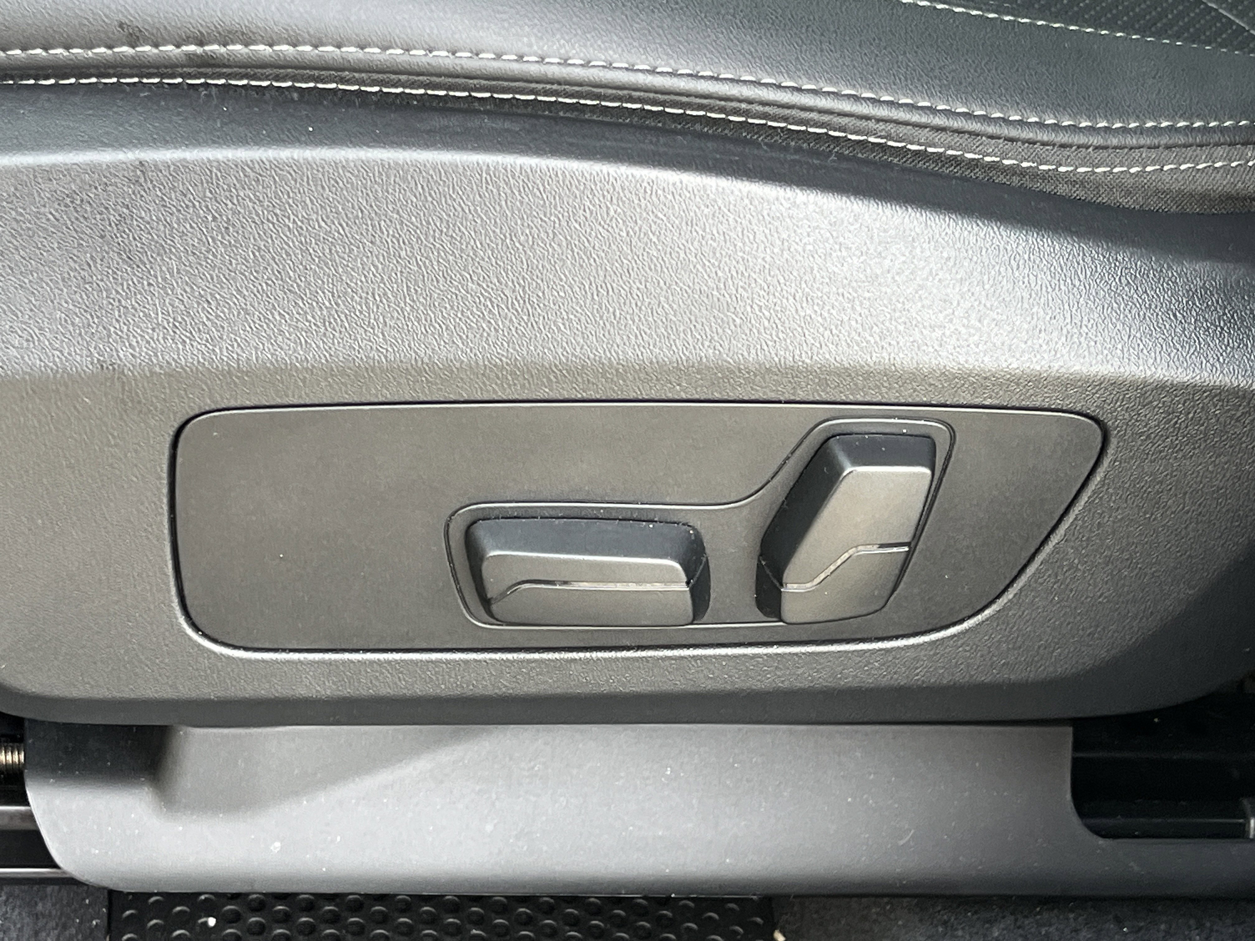 Certified 2025 BMW X1 xDrive28i w/ Convenience Package image 19