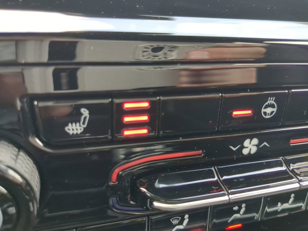 New 2025 Jeep Grand Cherokee Altitude image 6