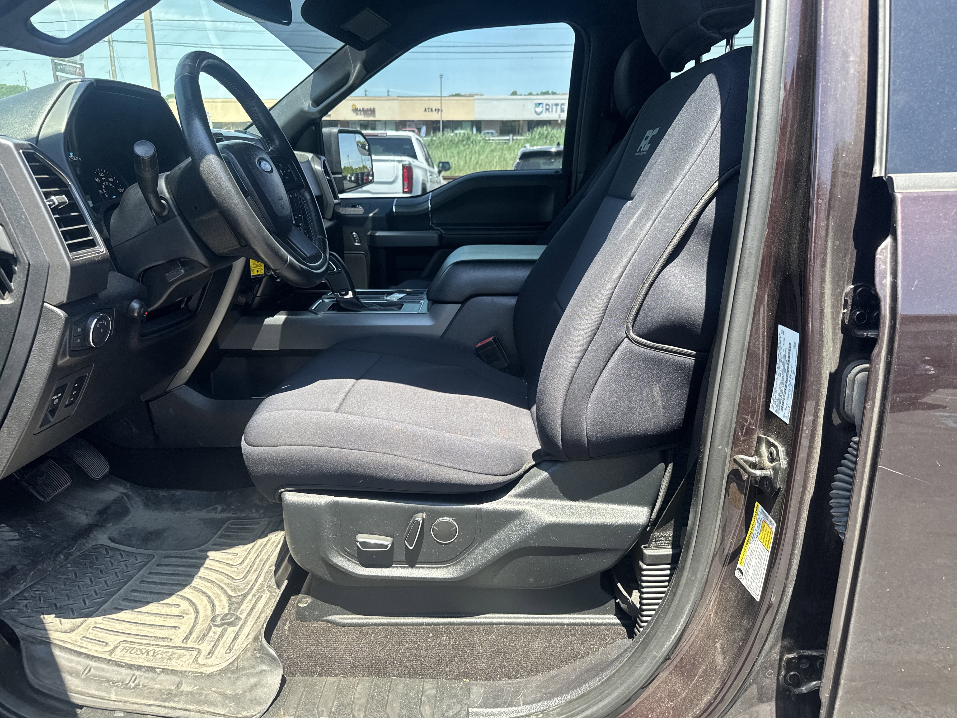 Used 2018 Ford F150 XLT w/ Equipment Group 302A Luxury AWD/4WD image 12