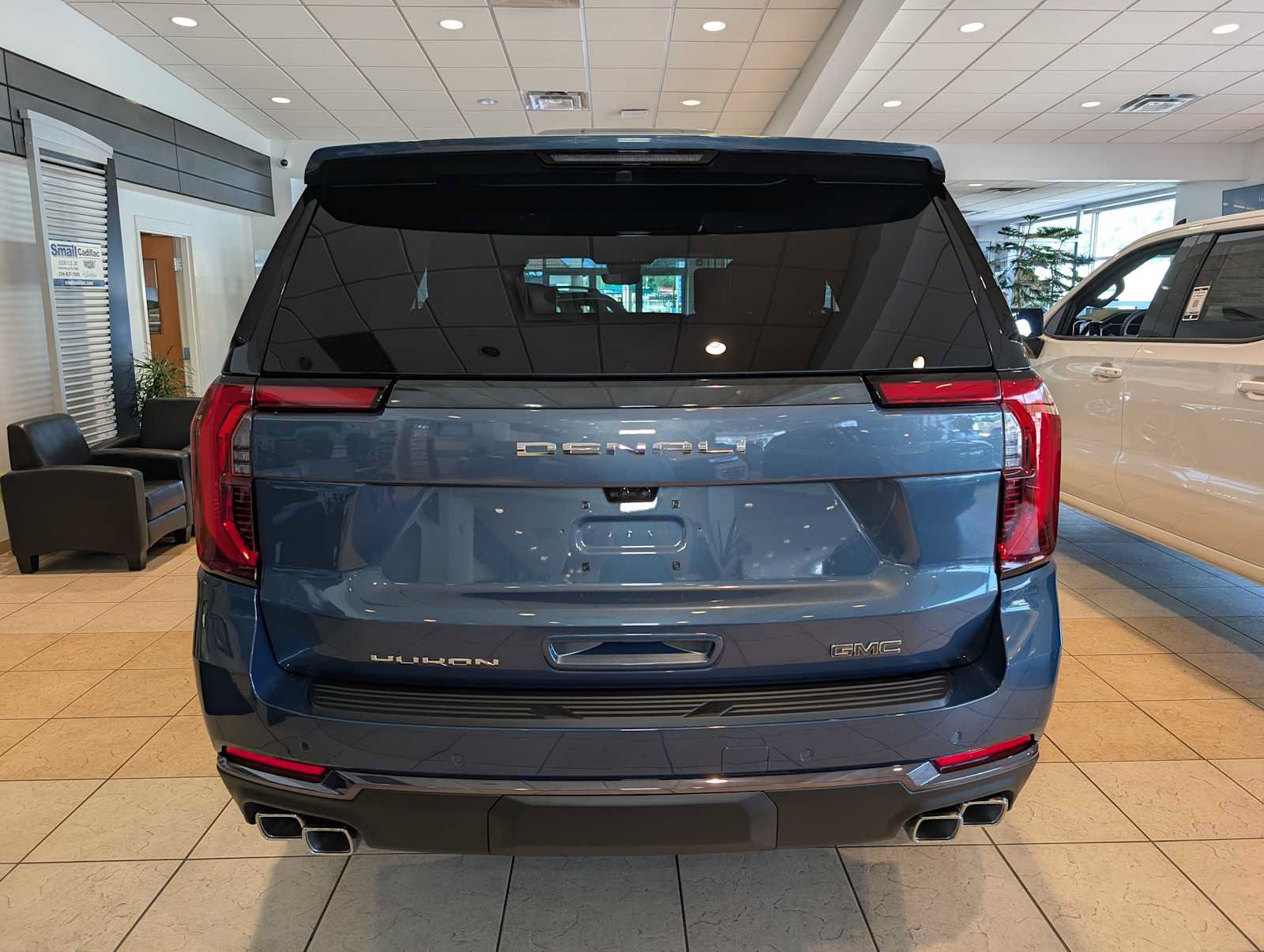 New 2026 GMC Yukon Denali Ultimate w/ LPO, Floor Liner Package AWD/4WD image 7