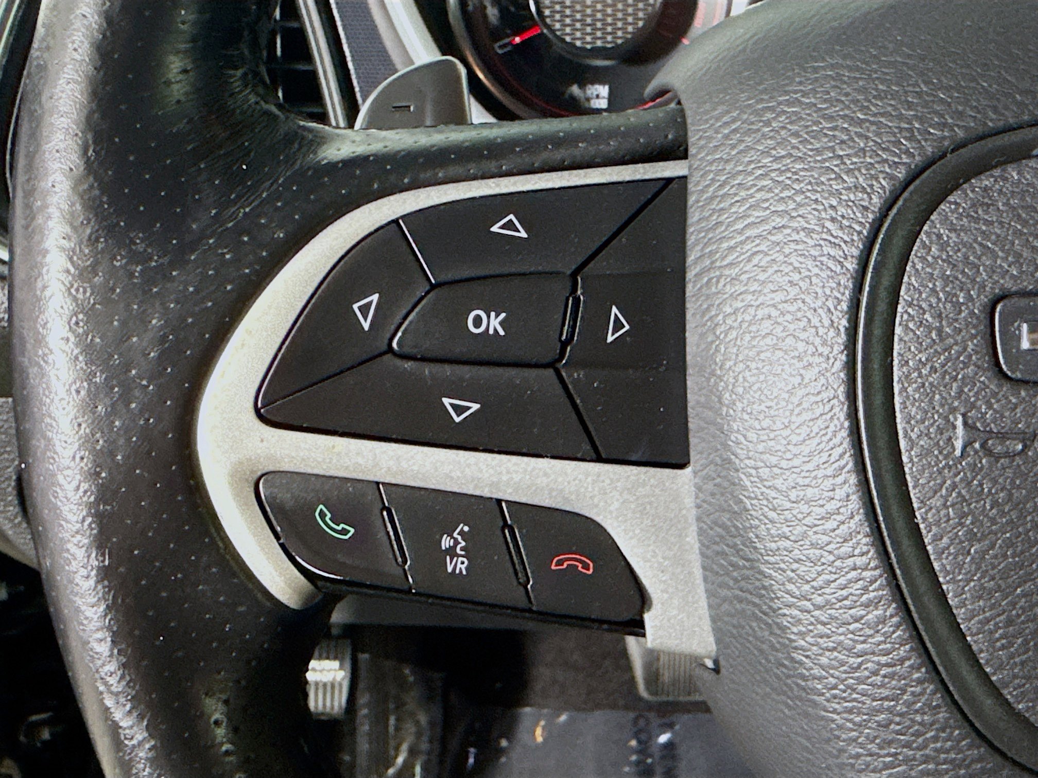 Used 2016 Dodge Challenger R/T Scat Pack w/ Leather Interior Group image 14