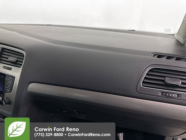 Used 2015 Volkswagen Golf S image 26