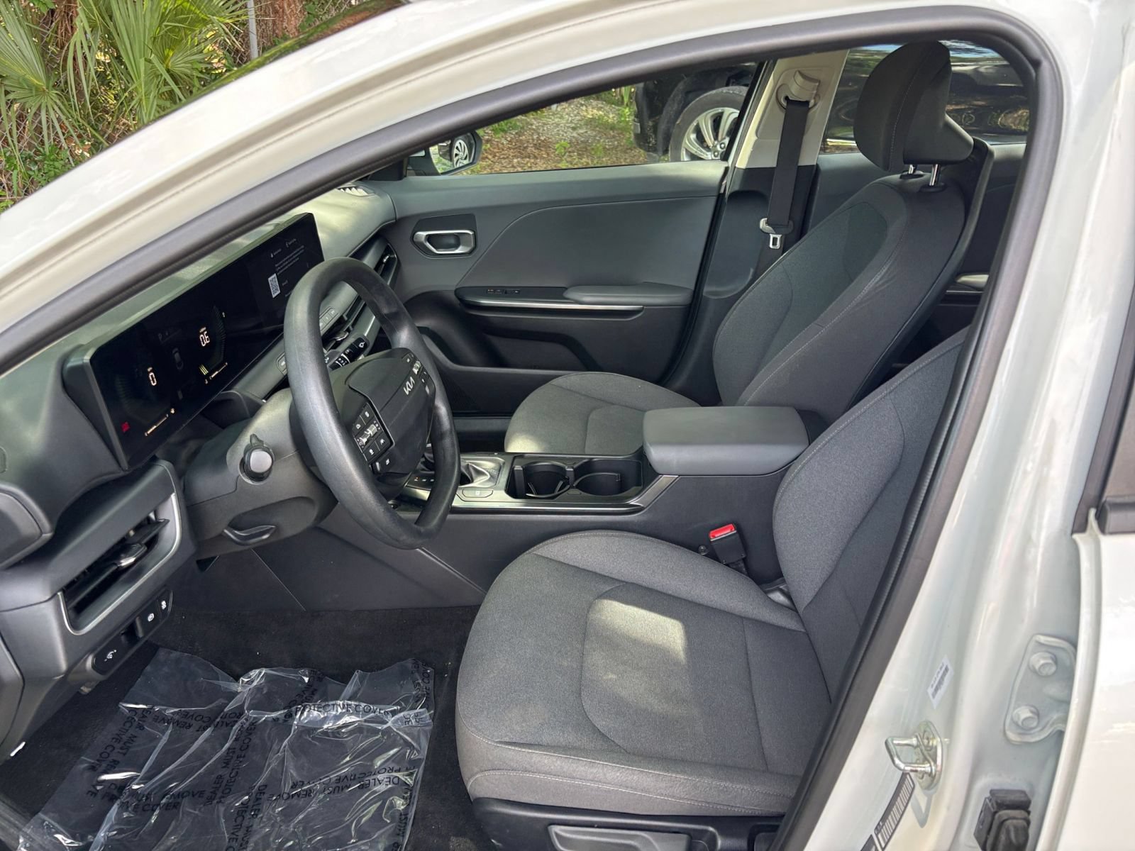 Used 2025 Kia K4 FWD image 26