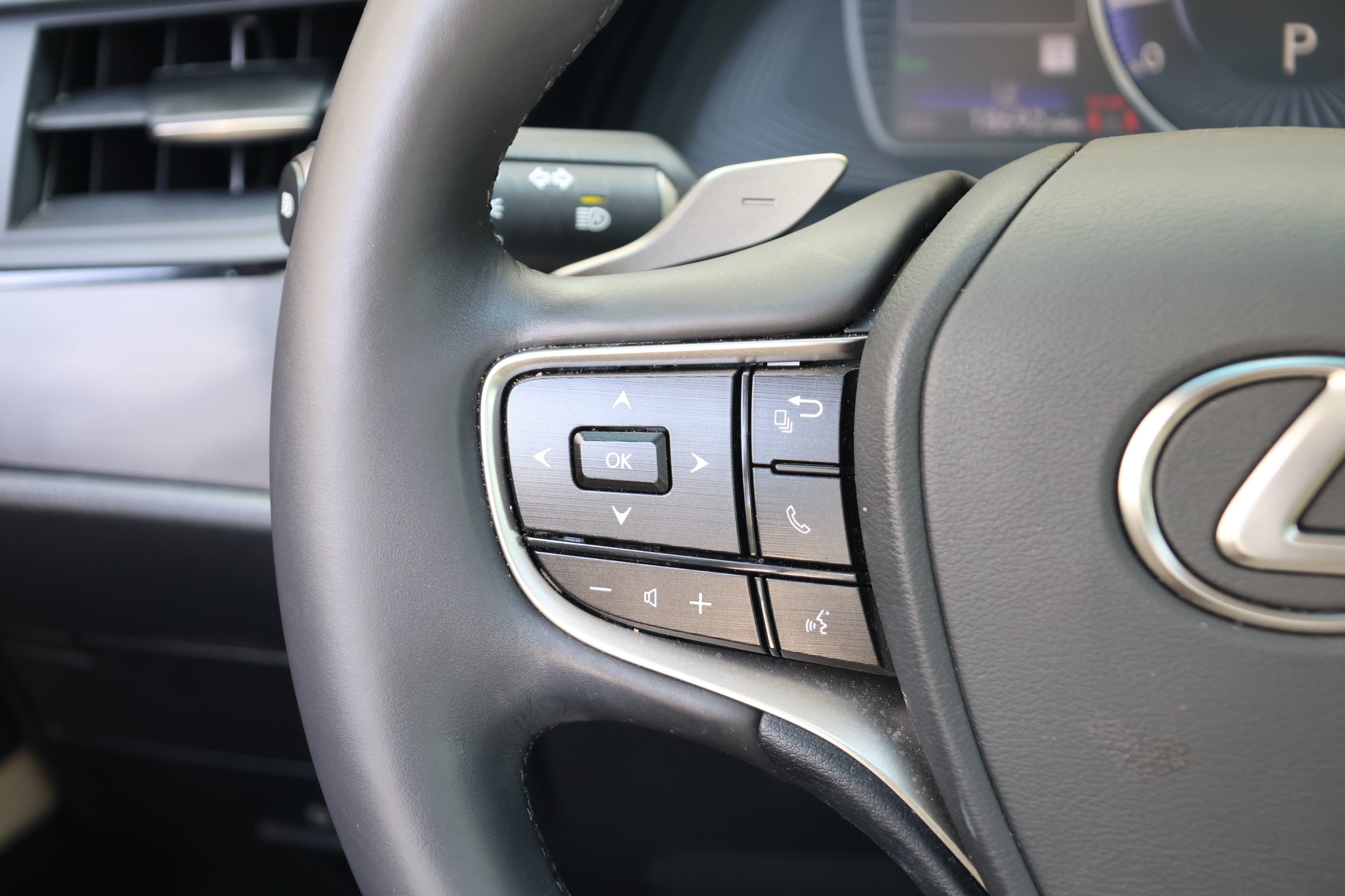 Used 2024 Lexus ES 350 w/ Premium Package FWD image 17