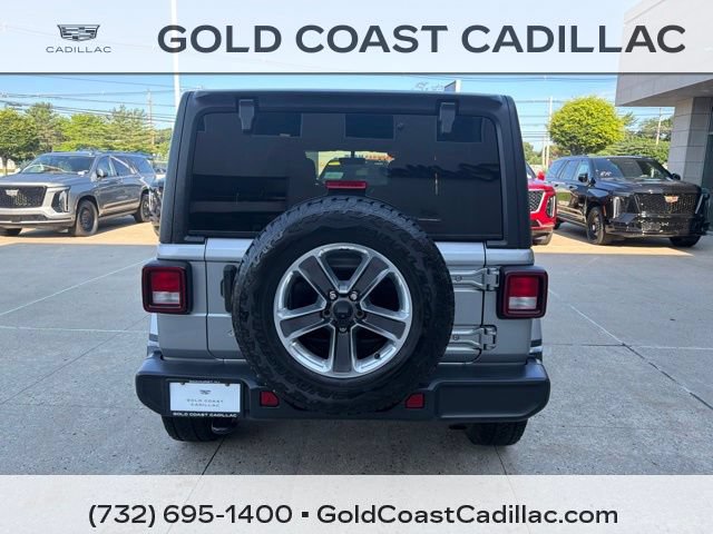 Used 2020 Jeep Wrangler Unlimited Sahara w/ Dual Top Group AWD/4WD image 3