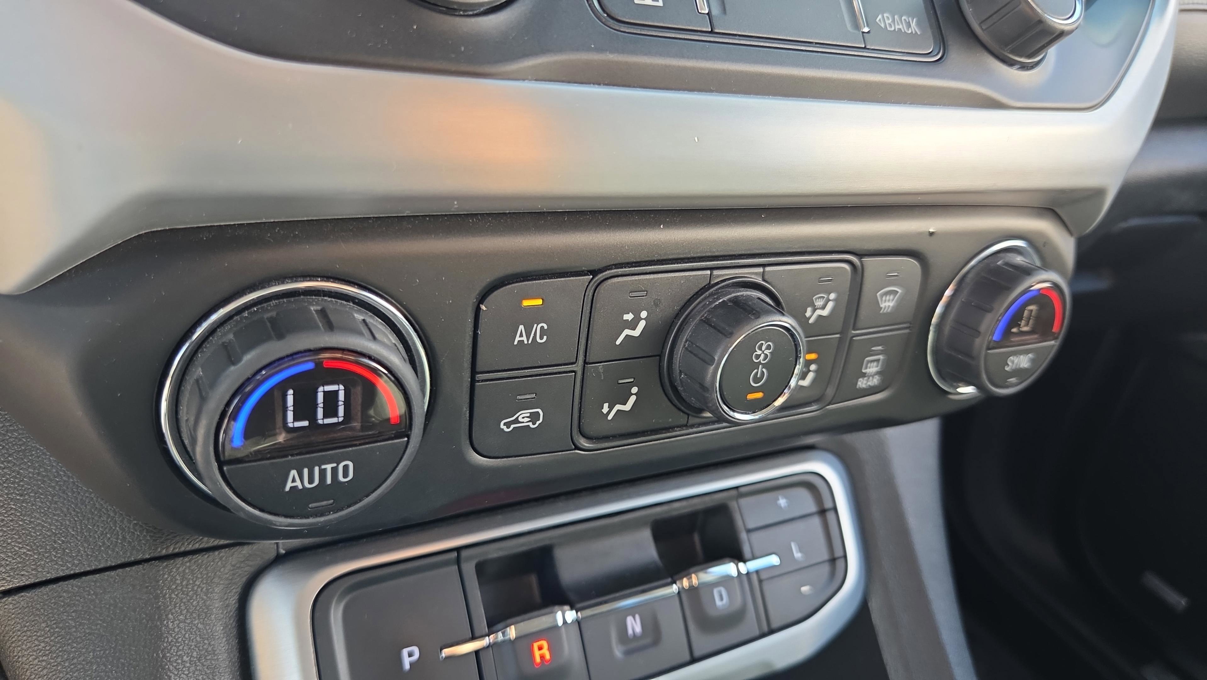 Used 2021 GMC Acadia SLT image 24