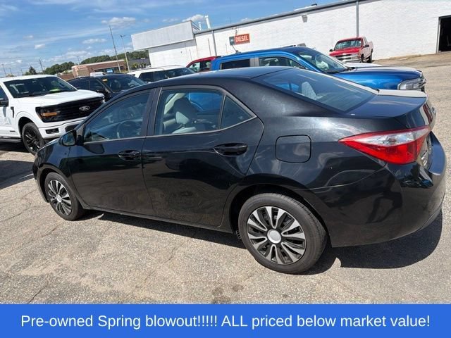 Used 2016 Toyota Corolla LE FWD image 3