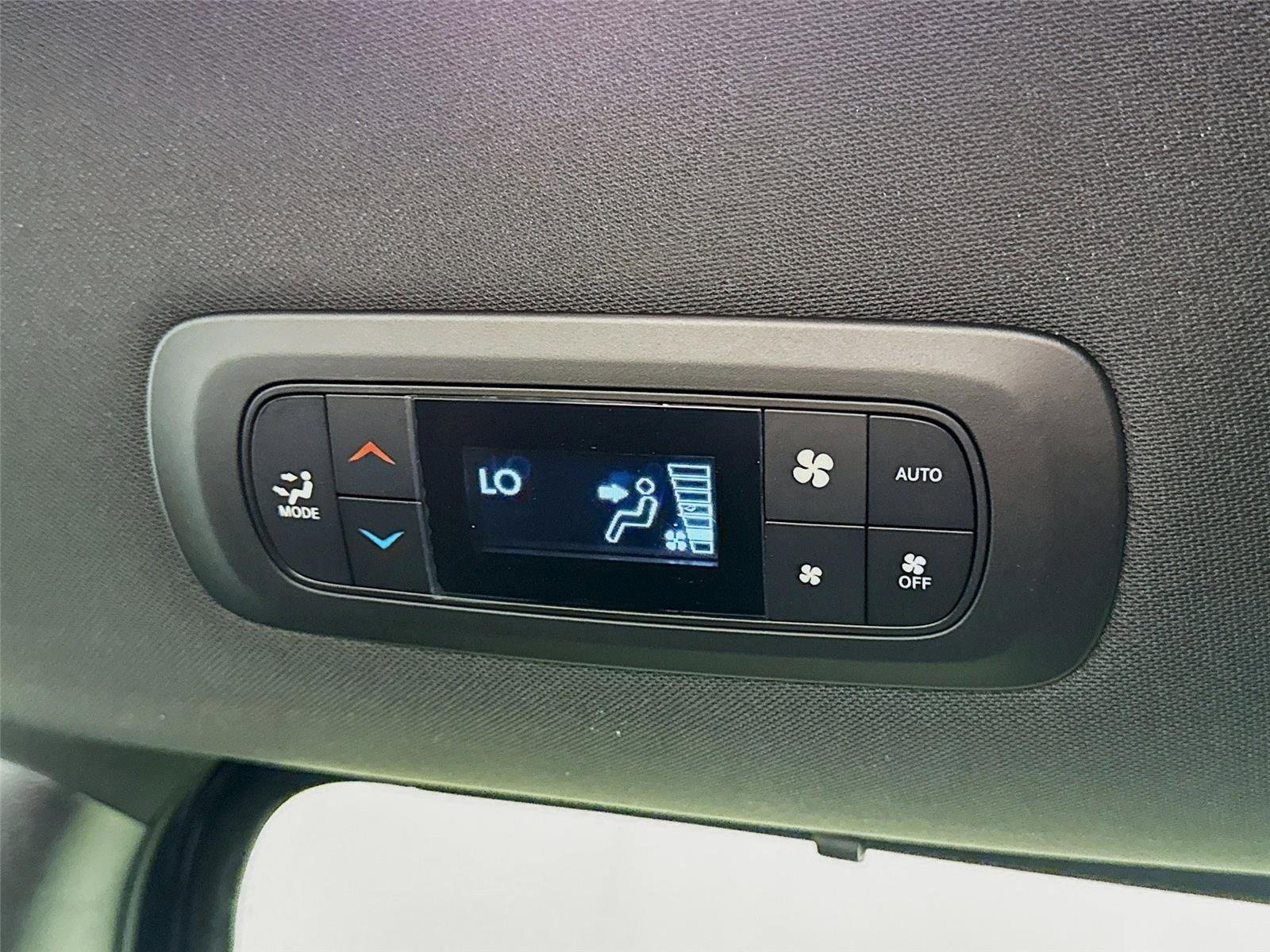 New 2026 Chrysler Pacifica Select image 26