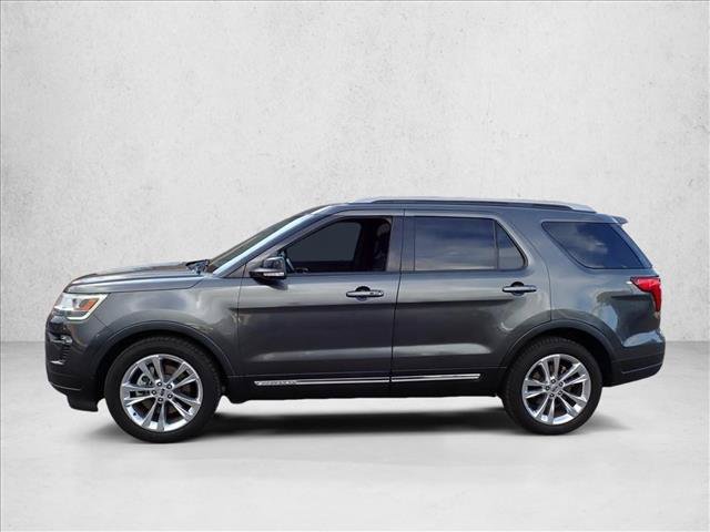 Used 2018 Ford Explorer XLT w/ Equipment Group 202A FWD image 2