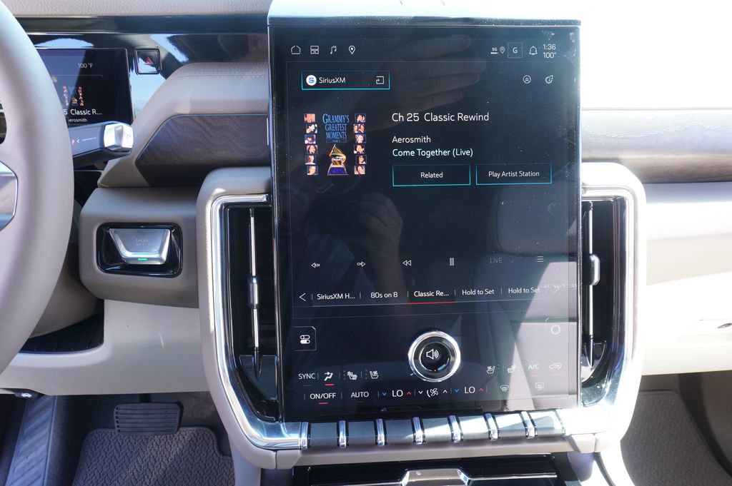 New 2026 GMC Yukon XL Denali w/ Sun & Power Step Package AWD/4WD image 21