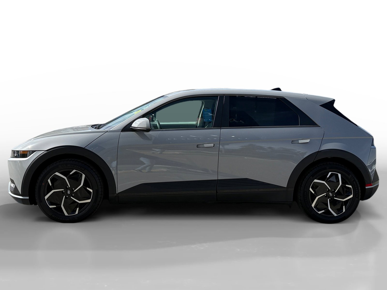 Certified 2024 Hyundai Ioniq 5 SEL RWD image 2
