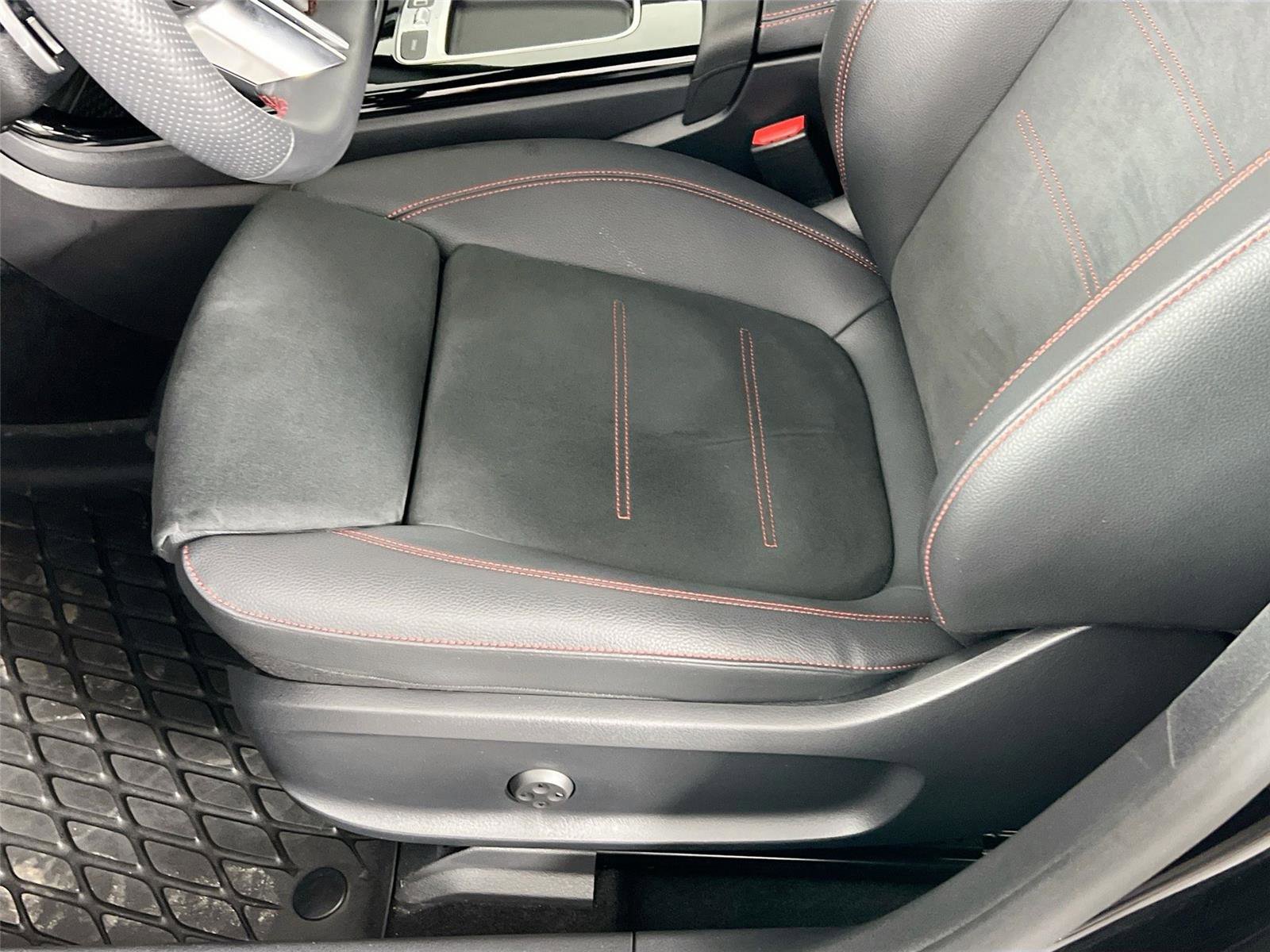 Certified 2026 Mercedes-Benz CLA 250 4MATIC image 17