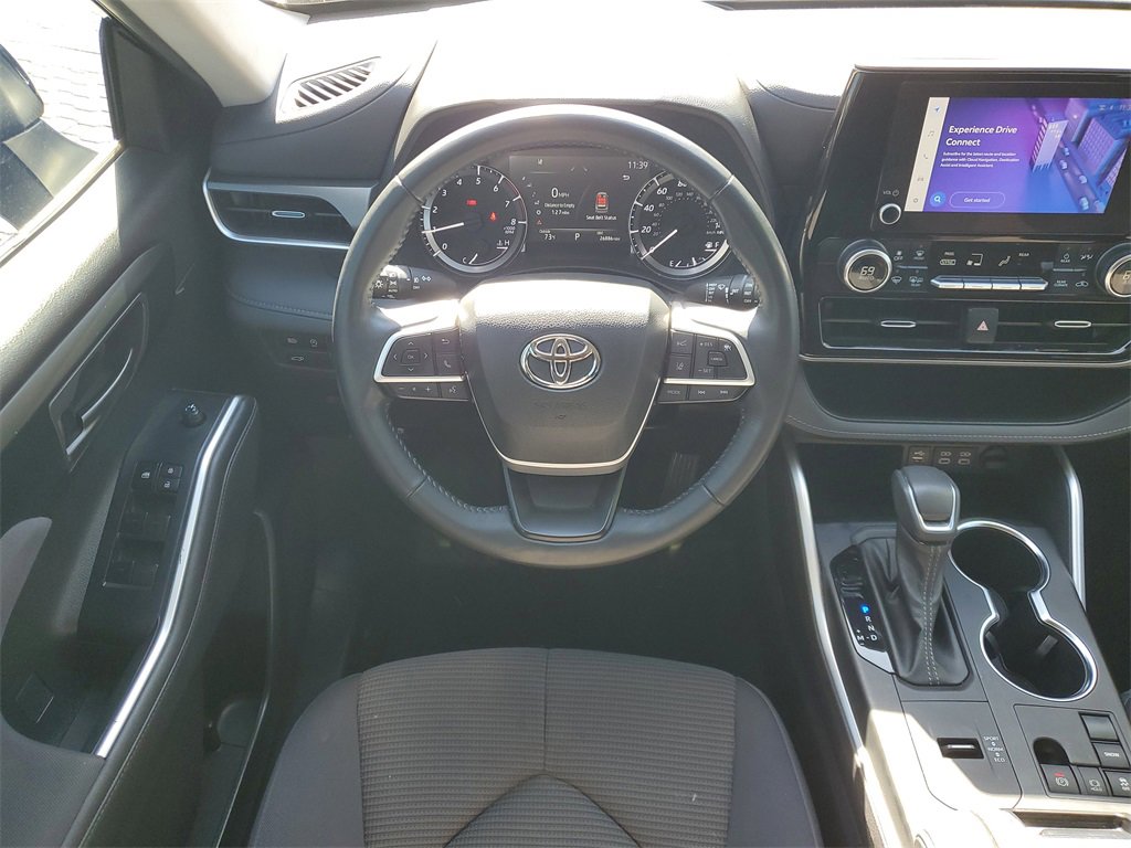 Used 2023 Toyota Highlander LE image 10