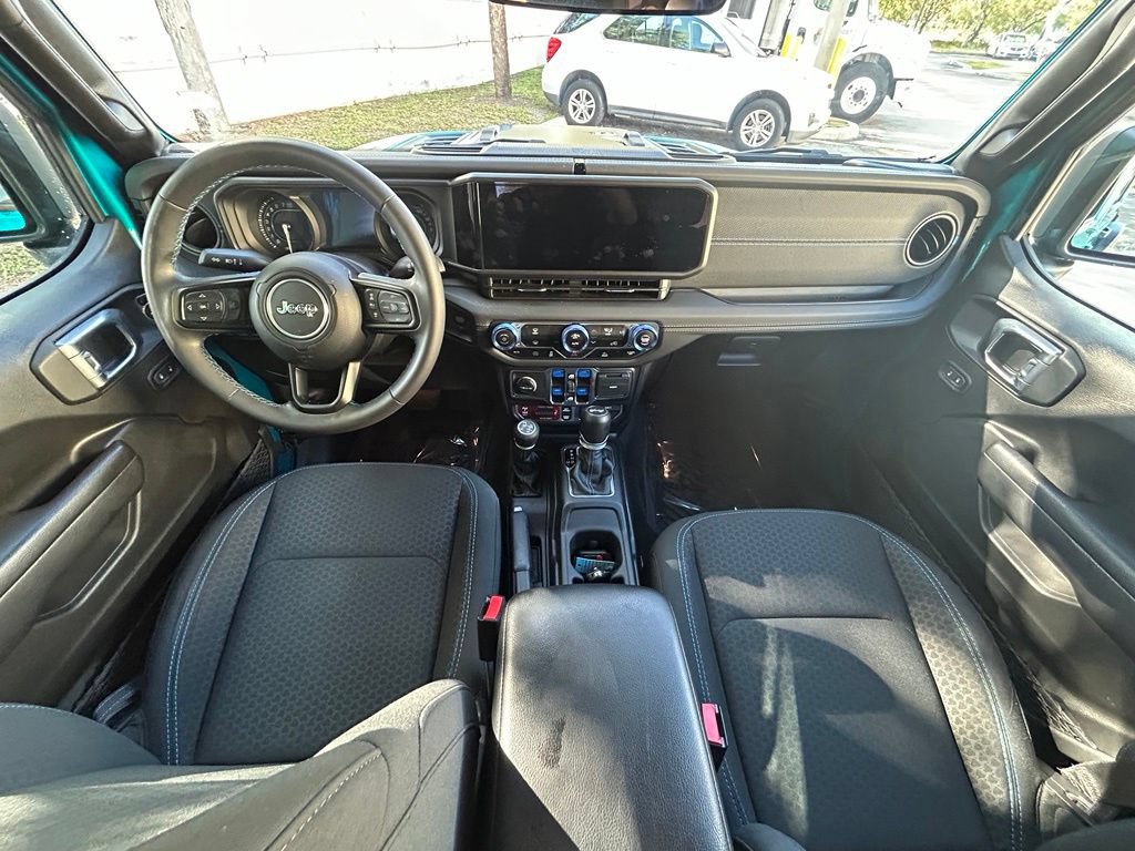 Used 2024 Jeep Wrangler Unlimited Rubicon 4xe AWD/4WD image 10