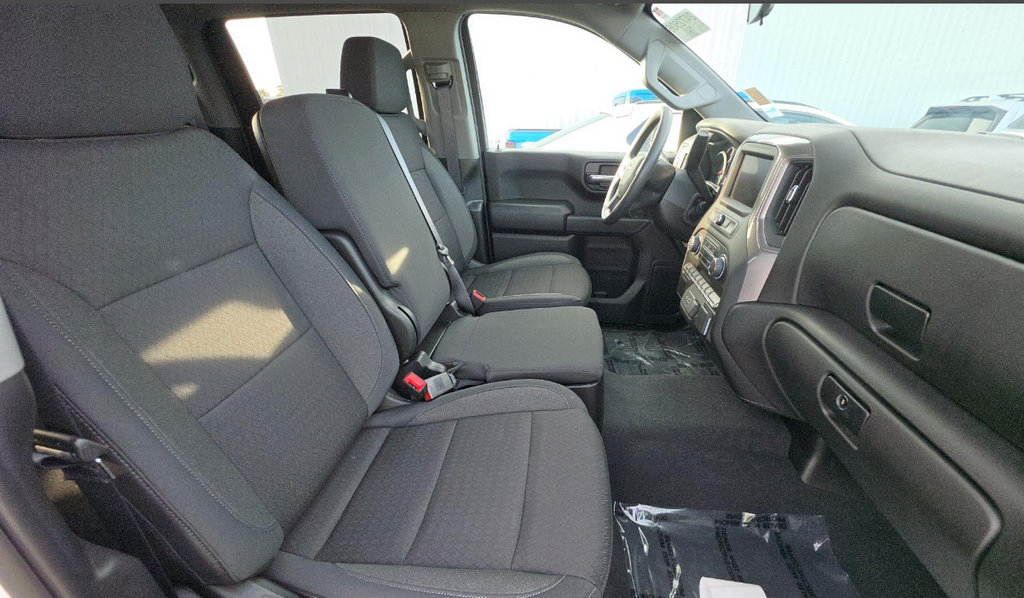 Used 2026 Chevrolet Silverado 1500 Custom w/ Turbomax Blackout Package RWD image 10