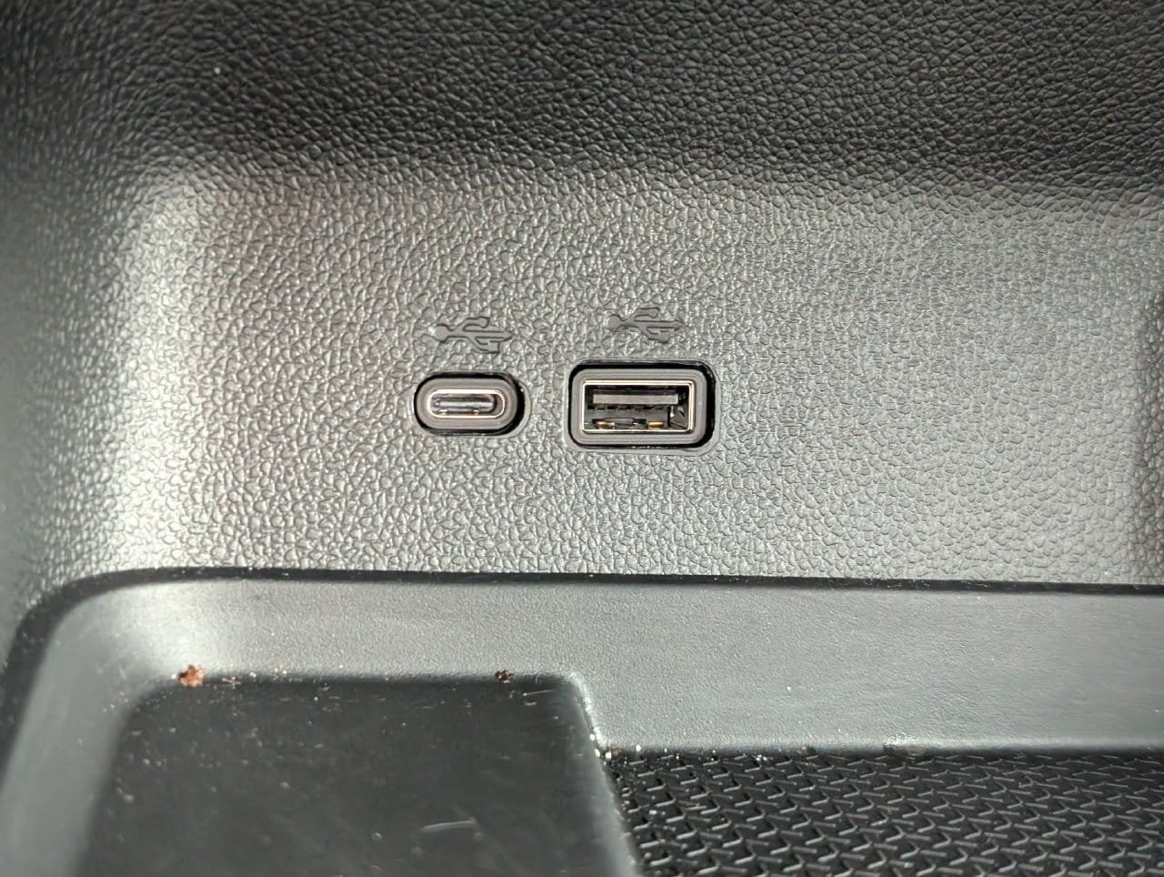 Used 2026 Chevrolet Traverse RS w/ LPO, Floor Liner Package FWD image 19