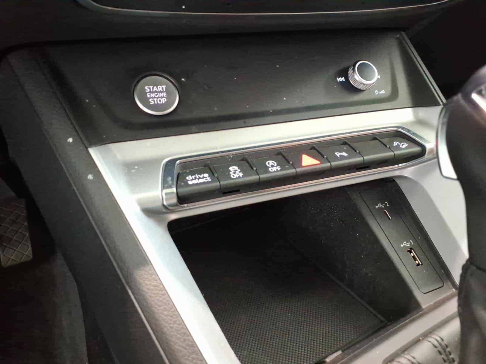 Used 2020 Audi Q3 2.0T Premium w/ Convenience Package AWD/4WD image 22