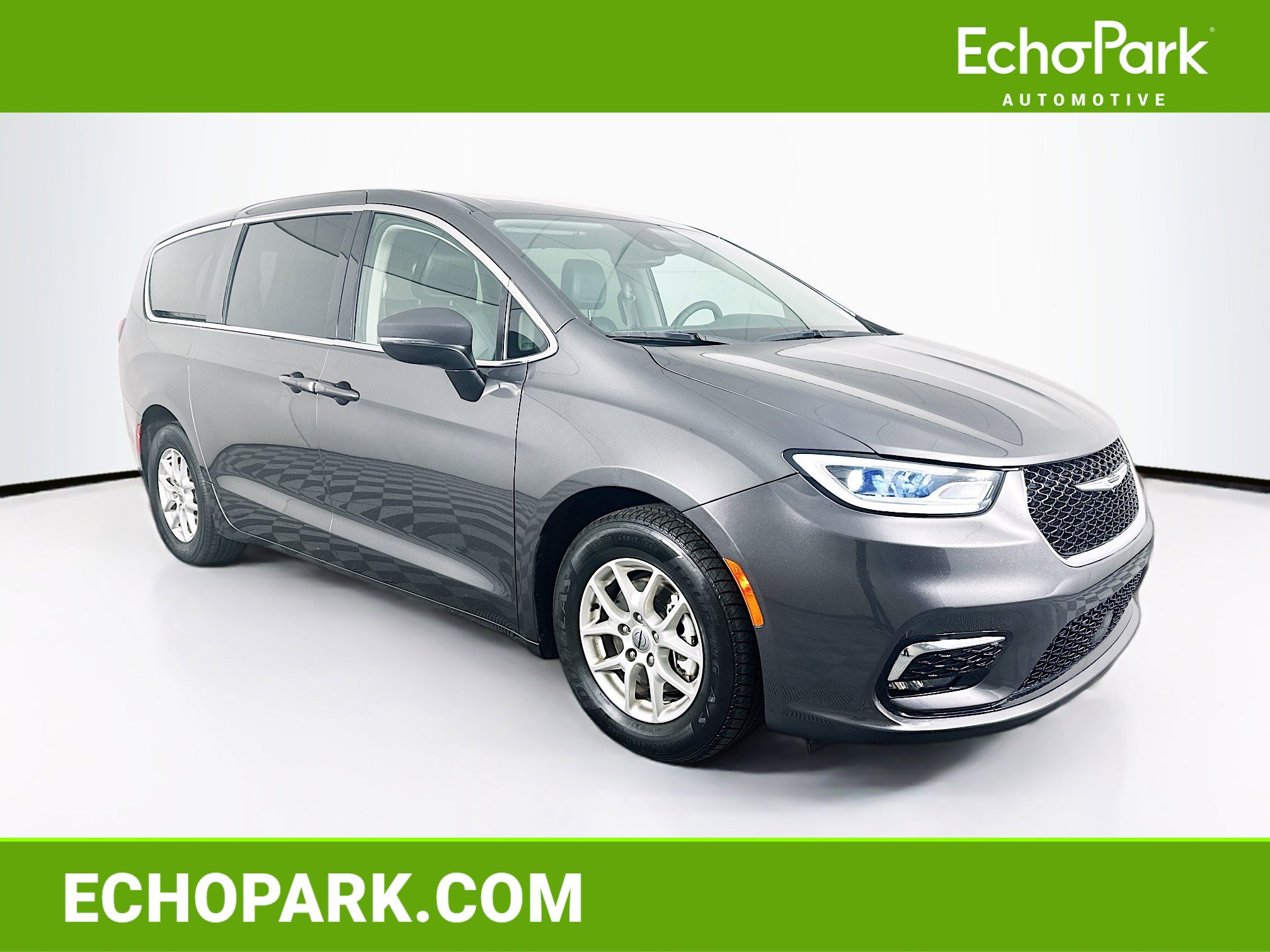 Used 2023 Chrysler Pacifica Touring-L