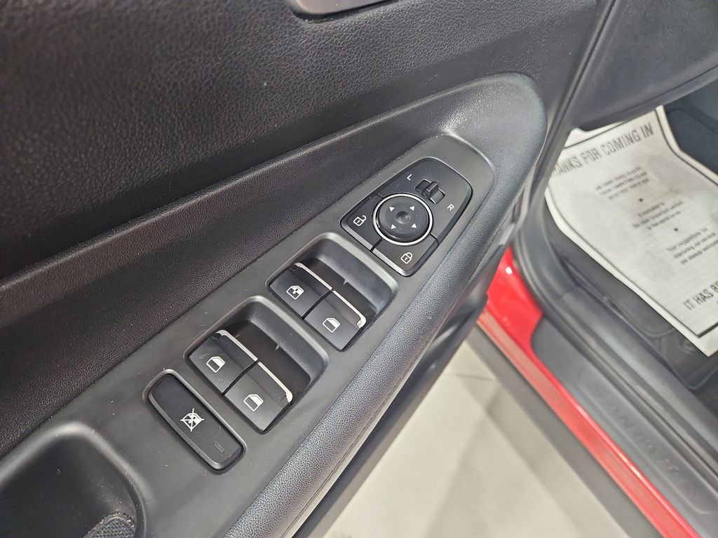 Used 2020 Hyundai Santa Fe SE image 12