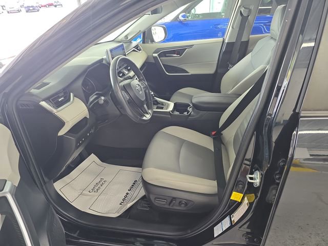 Used 2020 Toyota RAV4 XLE Premium AWD/4WD image 13