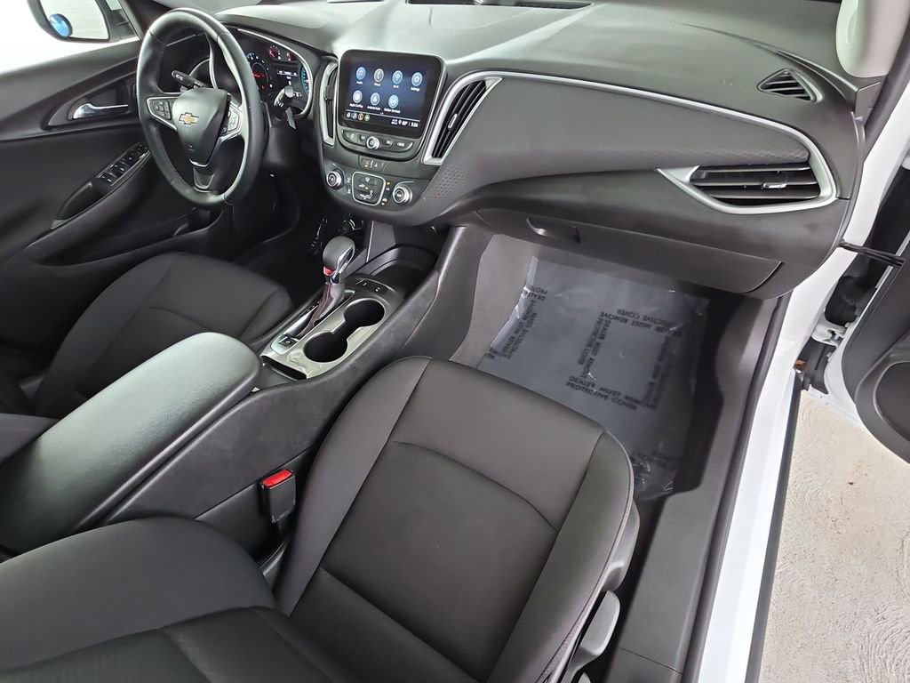 Used 2025 Chevrolet Malibu RS image 30