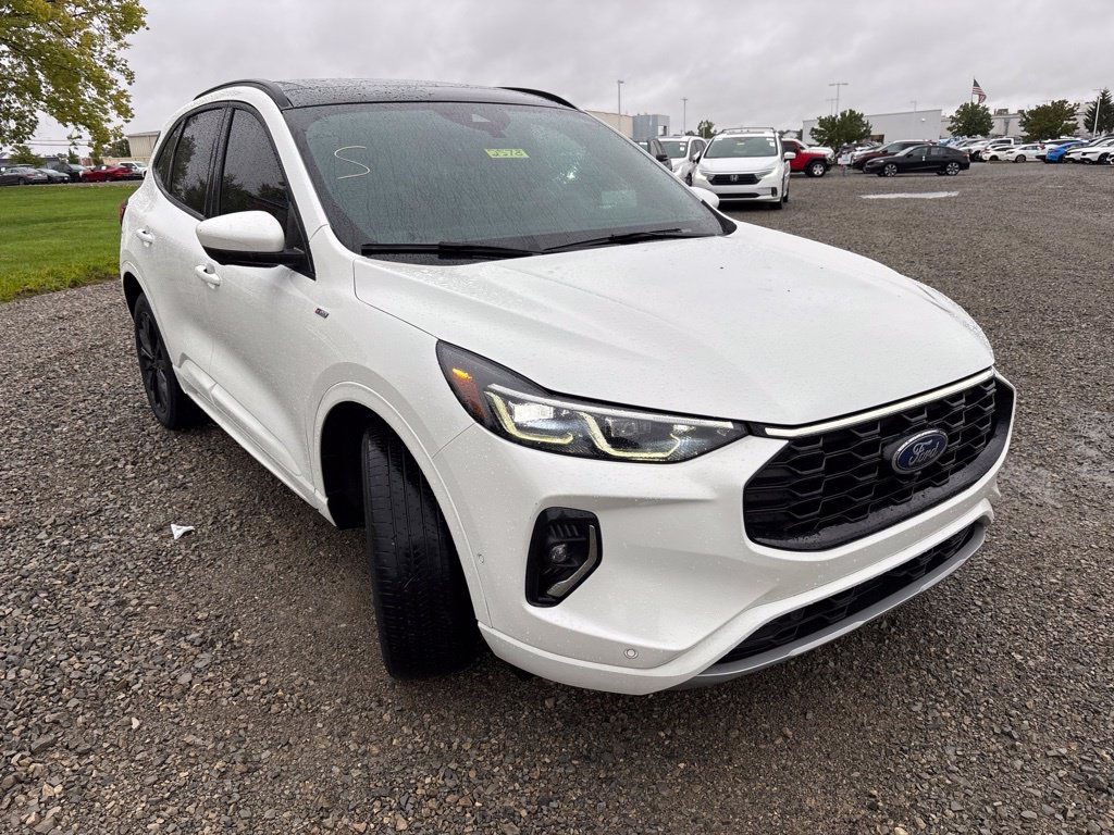 Used 2023 Ford Escape ST-Line Elite w/ Premium Technology Package AWD/4WD image 13