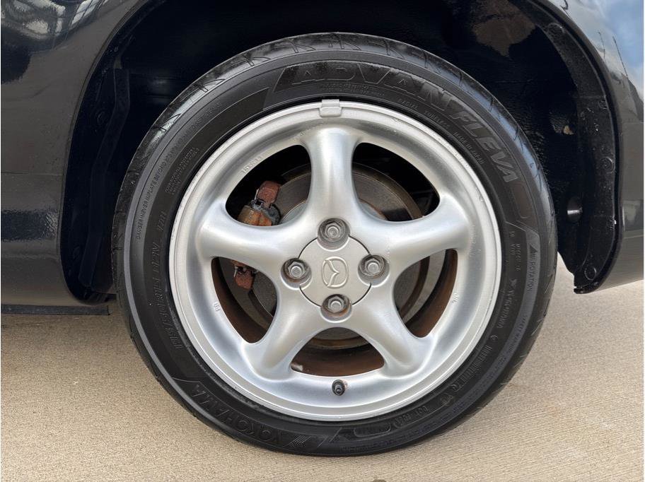 Used 2002 MAZDA MX-5 Miata image 25