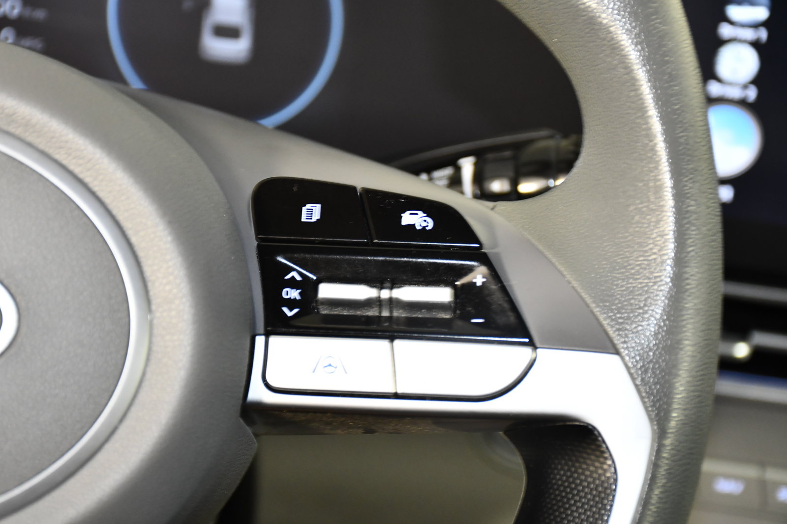 Used 2024 Hyundai Elantra SEL FWD image 21