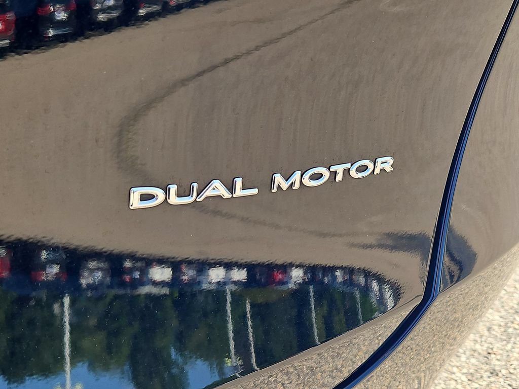 Used 2025 Tesla Model Y Long Range AWD/4WD image 6