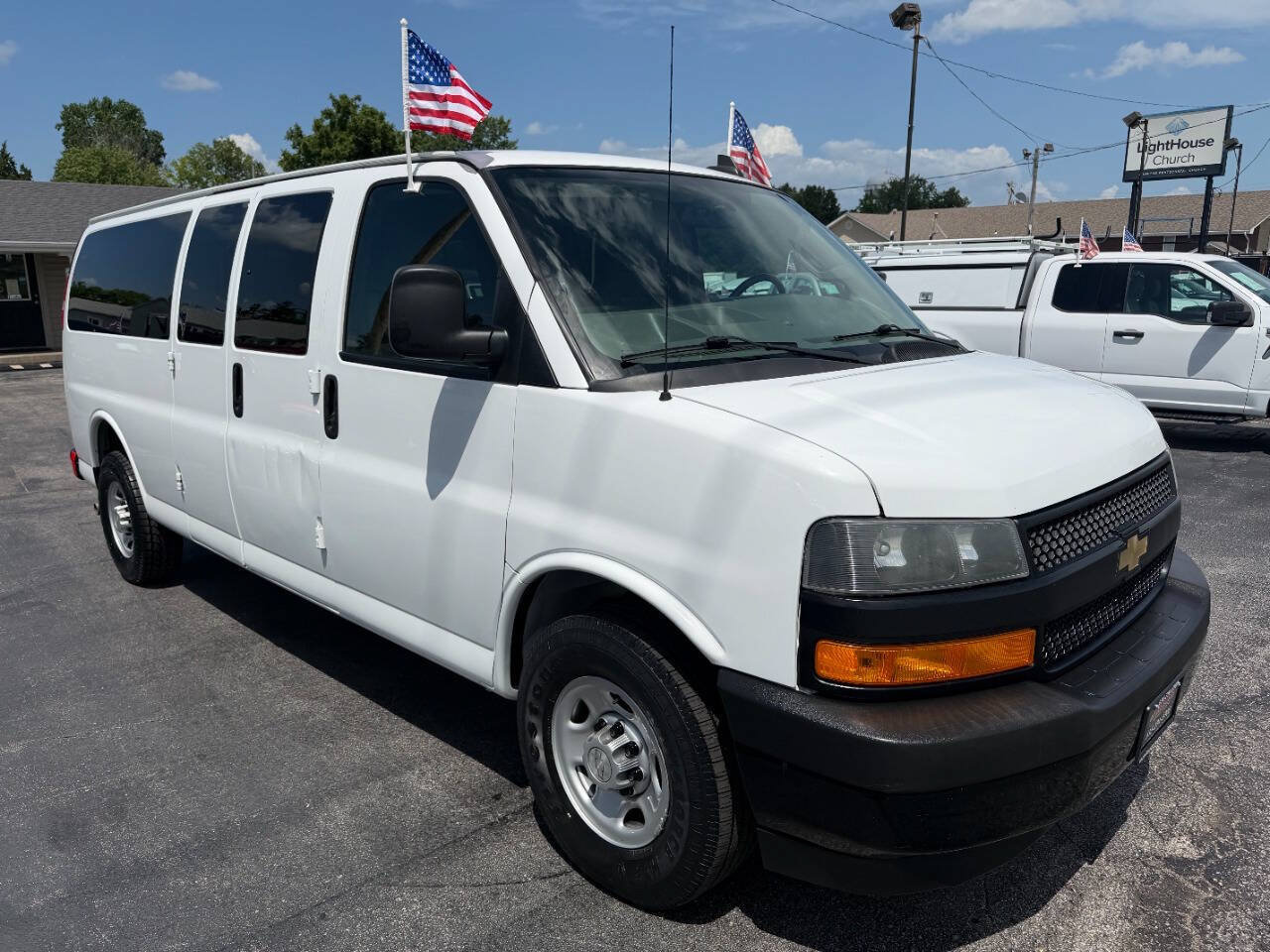 Used 2019 Chevrolet Express 3500 LS RWD image 4
