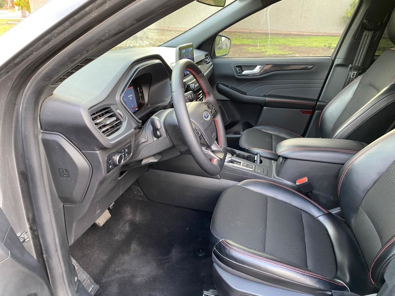 Used 2025 Ford Escape ST-Line w/ Equipment Group 301A FWD image 30