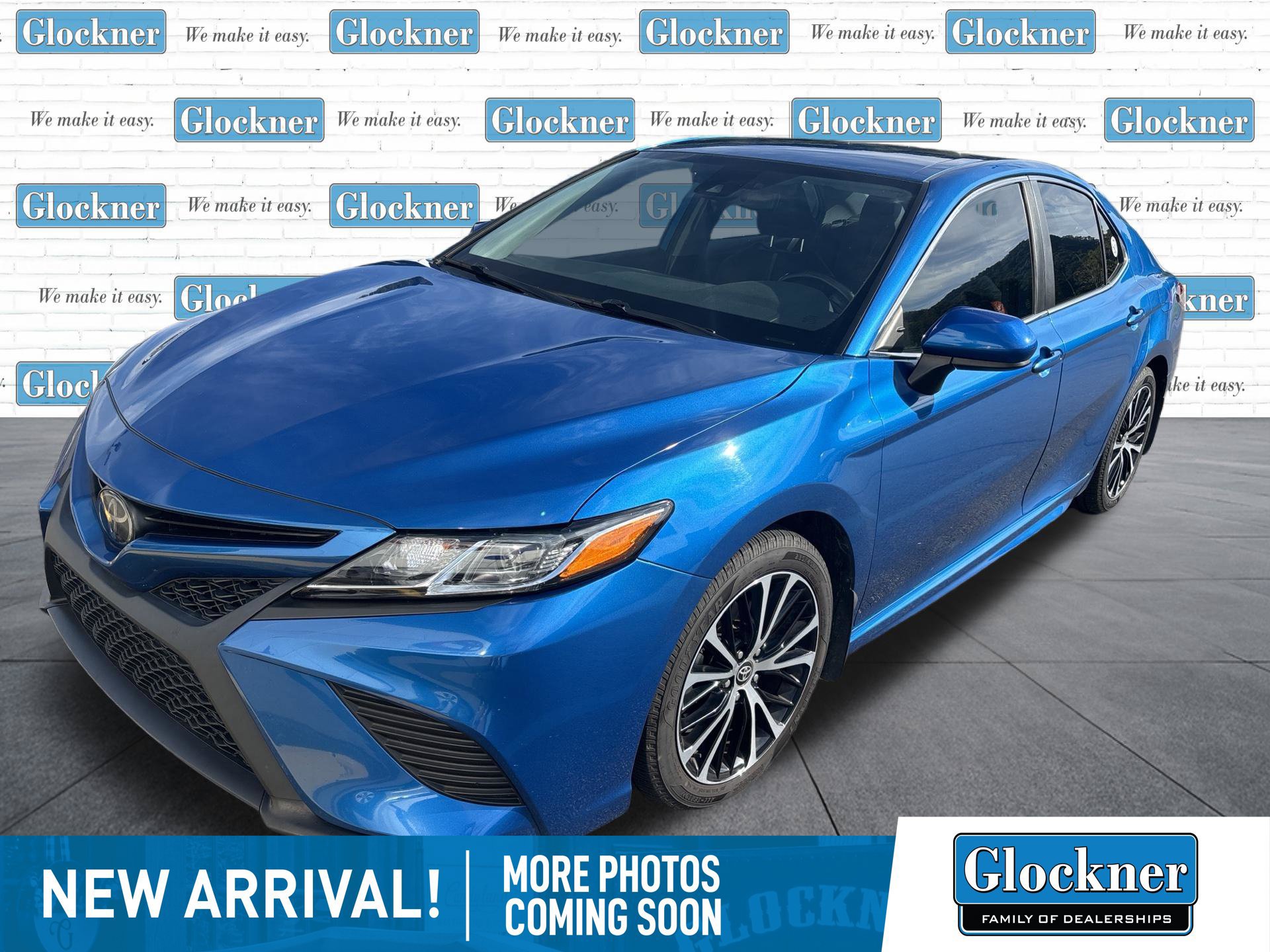 Used 2020 Toyota Camry SE FWD image 1