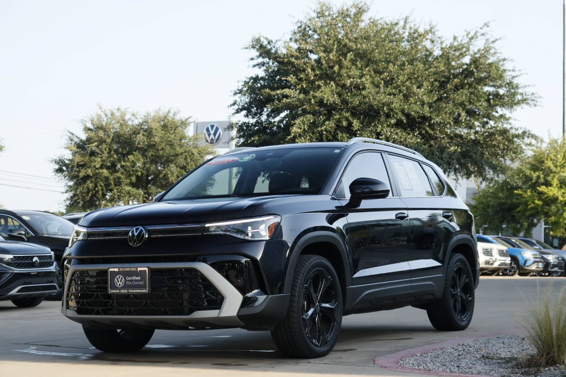Certified 2025 Volkswagen Taos SEL AWD/4WD image 7