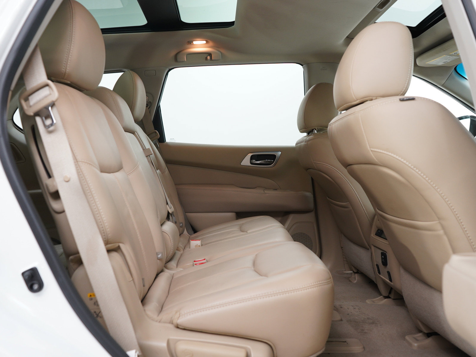 Used 2014 Nissan Pathfinder SL w/ SL Premium Package AWD/4WD image 16