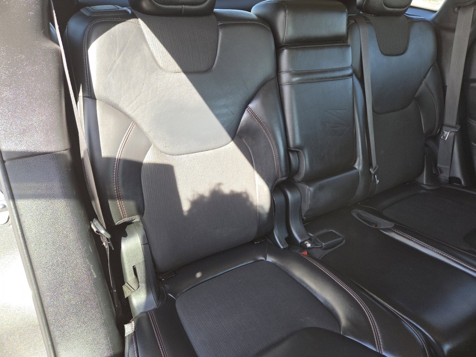 Used 2018 Jeep Cherokee Trailhawk w/ Cold Weather Group image 21