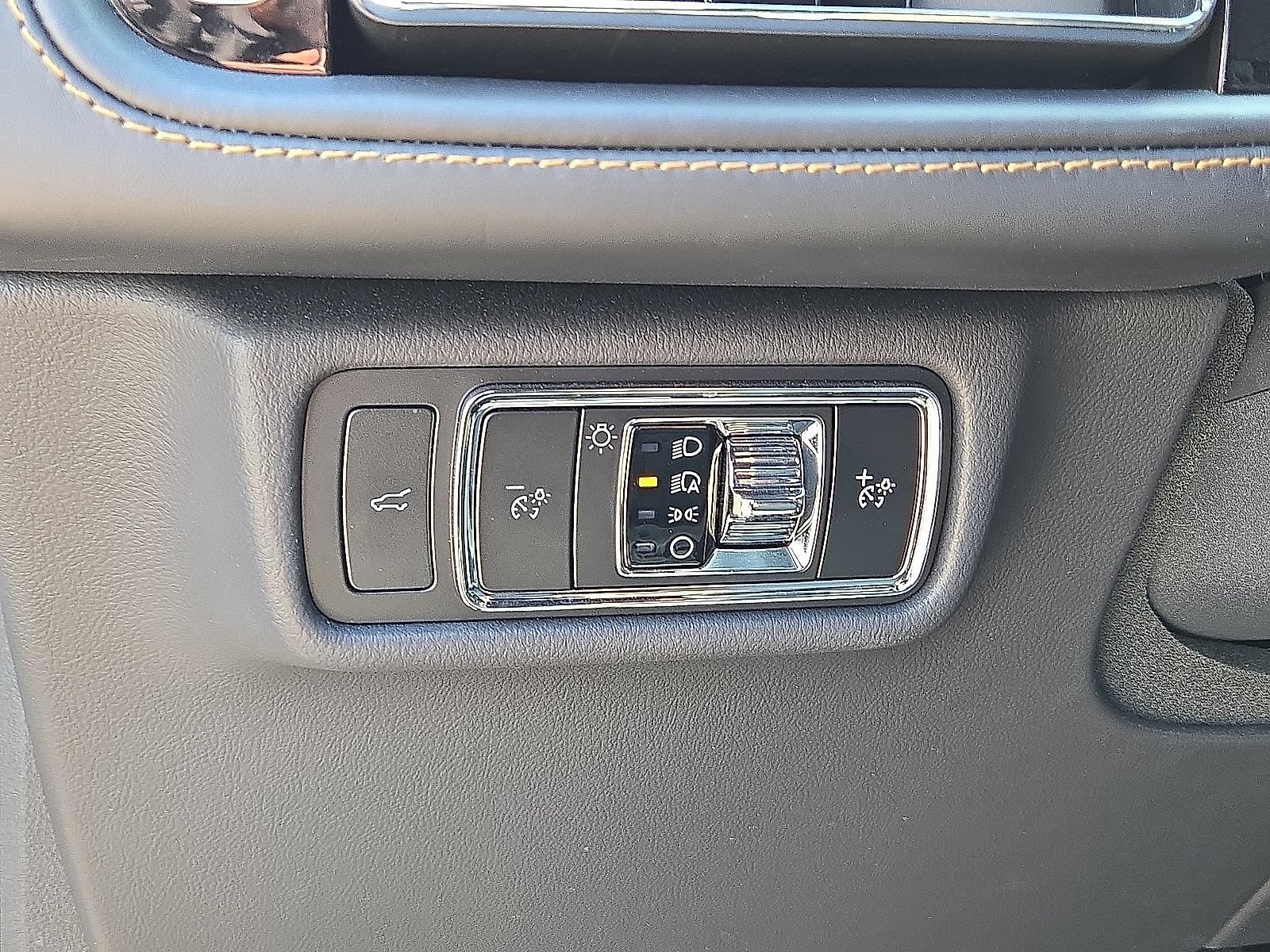 Used 2025 Lincoln Aviator Black Label AWD/4WD image 26
