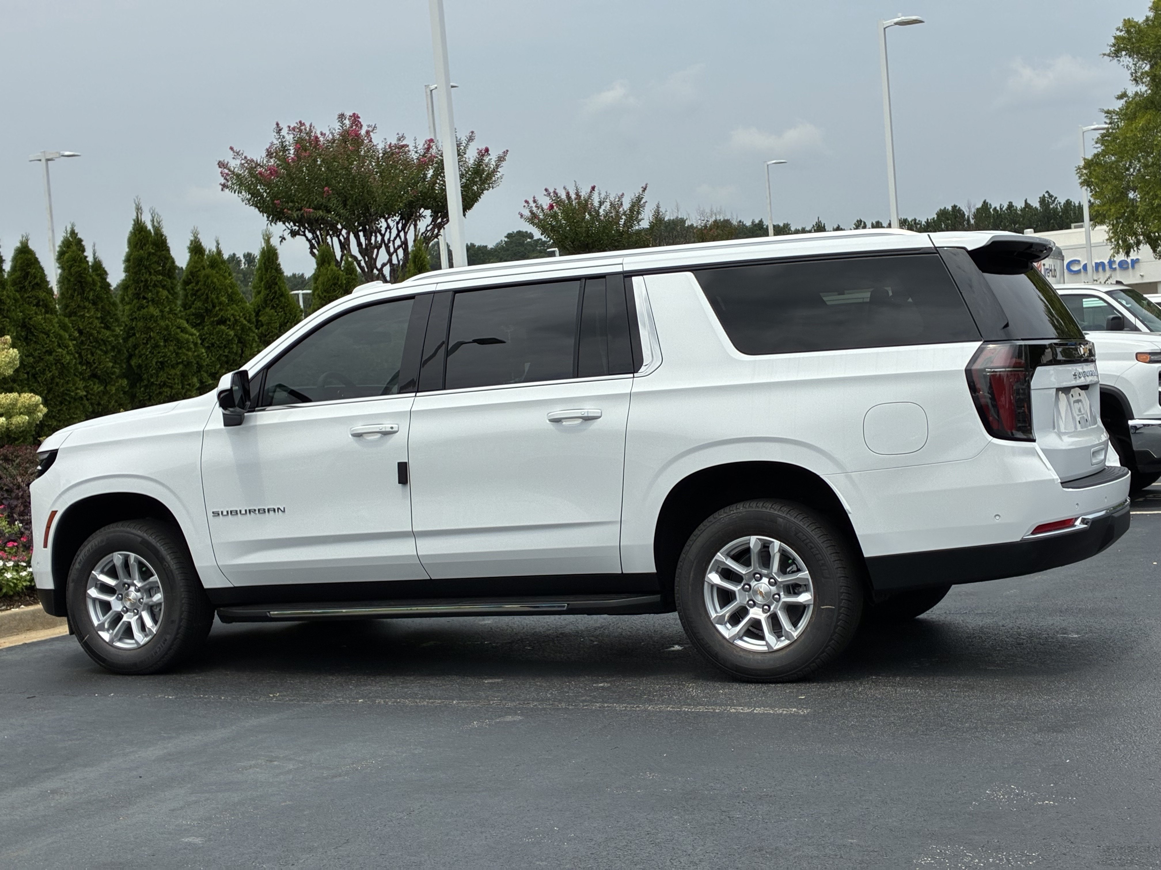 New 2026 Chevrolet Suburban LS w/ Max Trailering Package RWD image 9