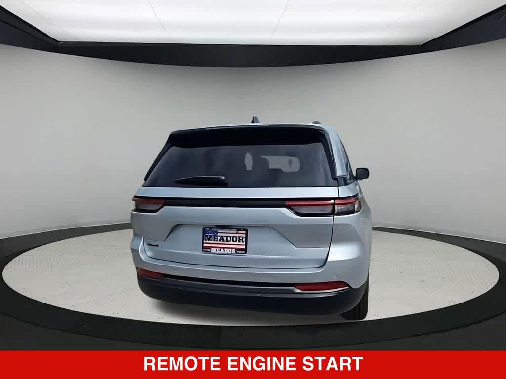 New 2026 Jeep Grand Cherokee Limited w/ Limited Altitude Package AWD/4WD image 8