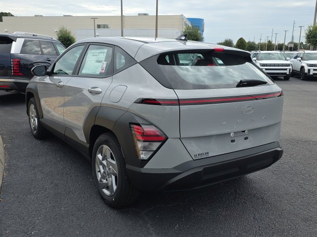 New 2027 Hyundai Kona SE FWD image 3