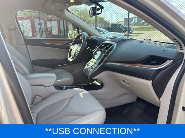 Used 2018 Lincoln MKC Select w/ Select Plus Package FWD image 9