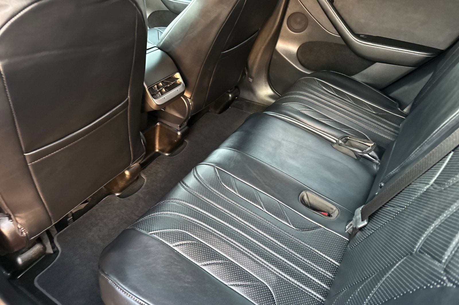 Used 2023 Tesla Model Y Long Range image 12