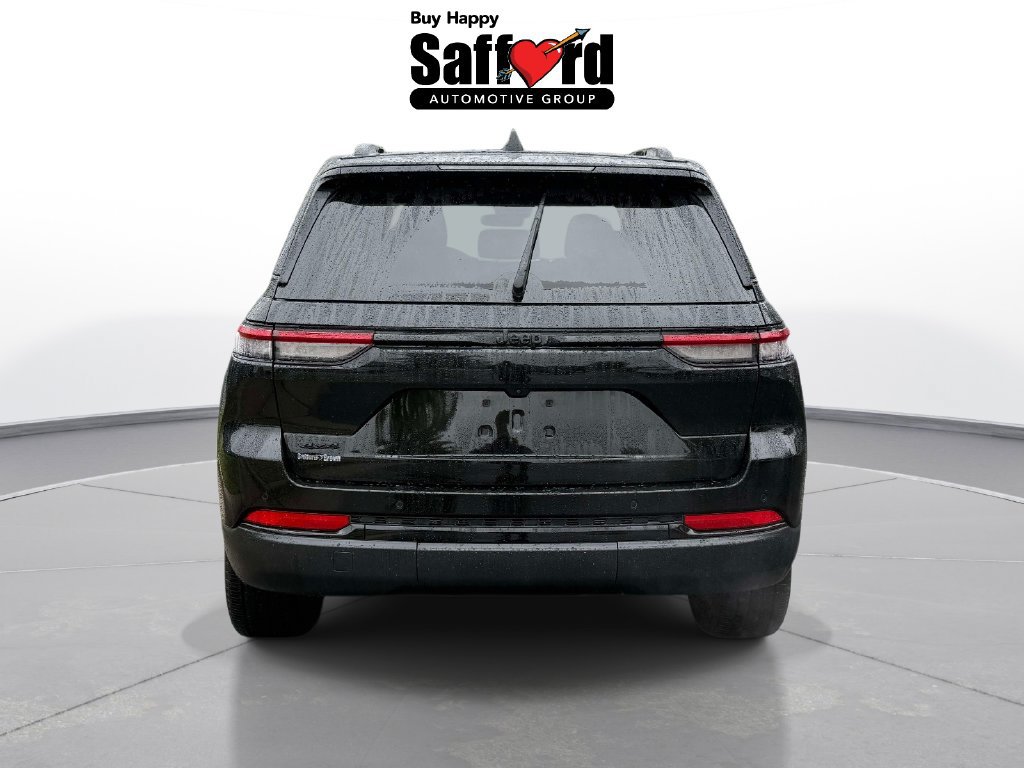 Used 2025 Jeep Grand Cherokee Altitude AWD/4WD image 6