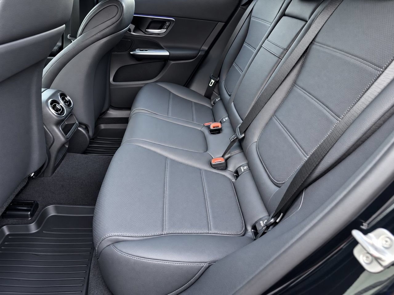 New 2027 Mercedes-Benz GLC 300 4MATIC image 29