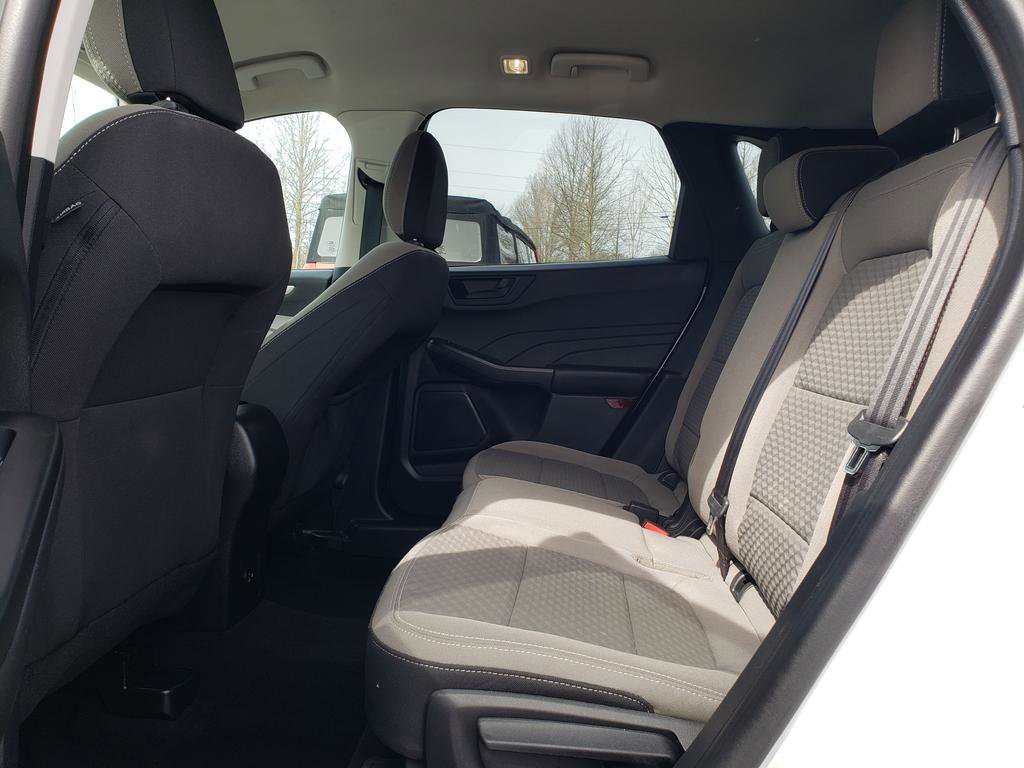 Used 2022 Ford Escape SE image 11