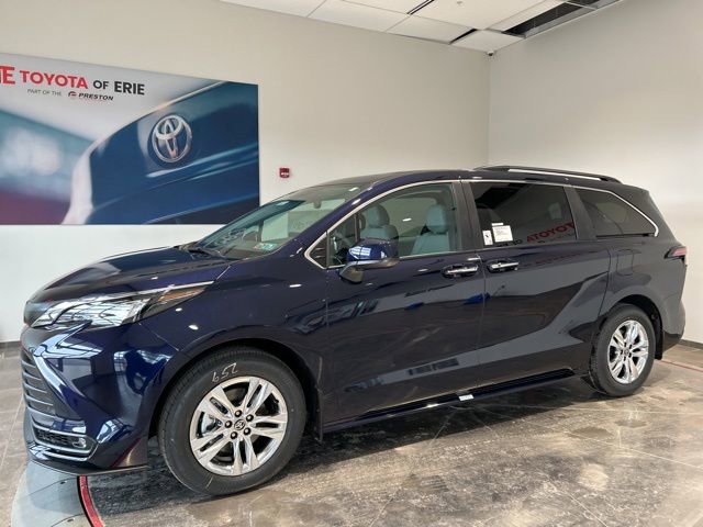 New 2026 Toyota Sienna XLE image 3