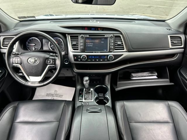 Used 2019 Toyota Highlander XLE AWD/4WD image 37